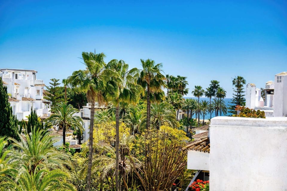 1081 Luxurious Beachfront Penthouse with private Jacuzzi Apartment in Marbella
