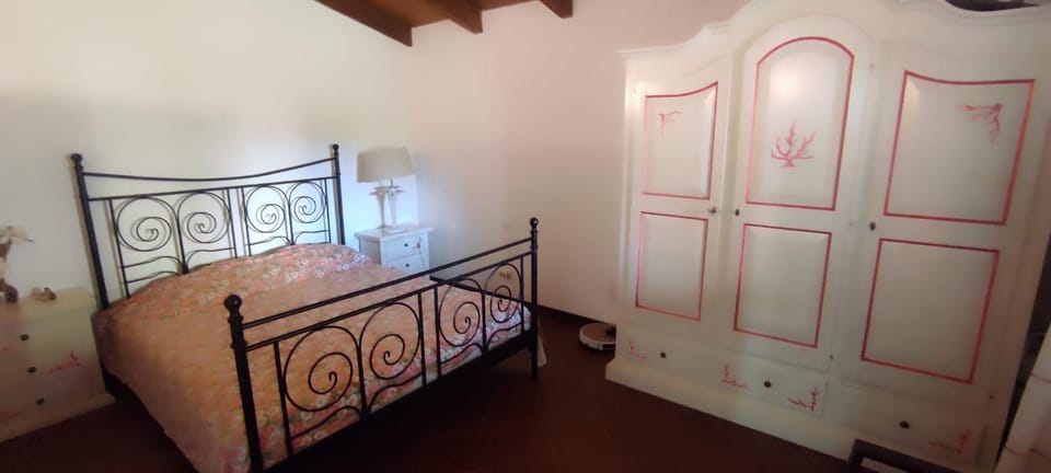 Casa Vacanza da Elena House in Punta de su Torrione