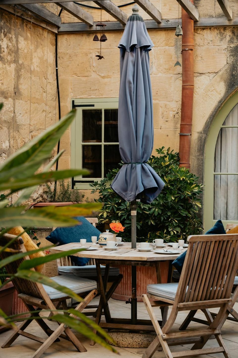 Garden, Seating area, Garden view