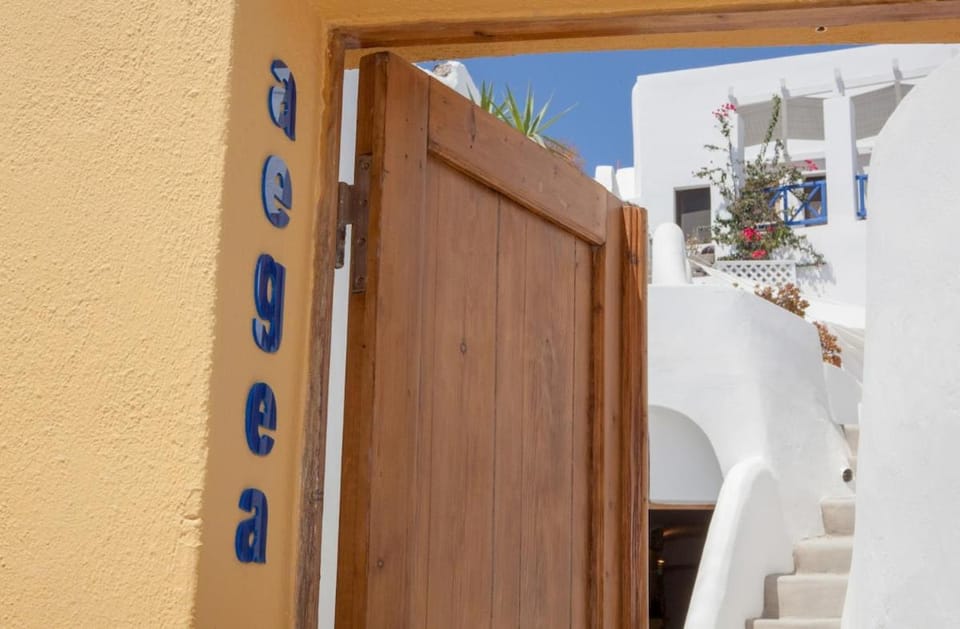 Aegea Cavern, Traditional Cave House House in Mesaria