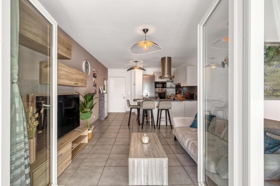 Living room, kitchen