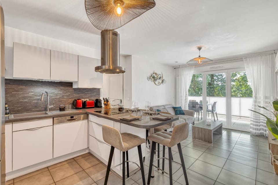 Living room, kitchen