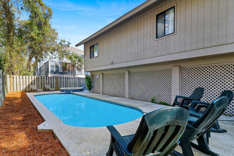 2nd Row Beach House Pet-Friendly House in North Forest Beach