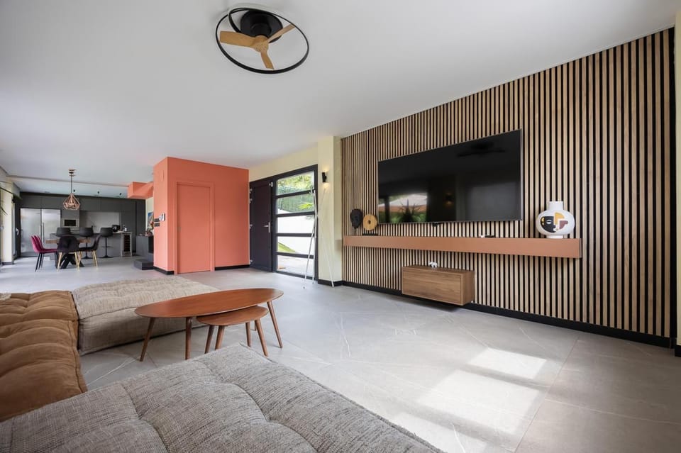 TV and multimedia, Living room