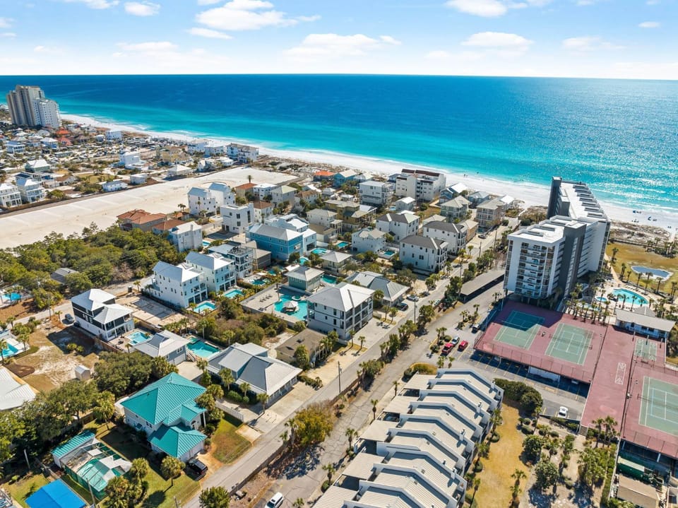 Atlantis by Travel Life Vacations House in Miramar Beach