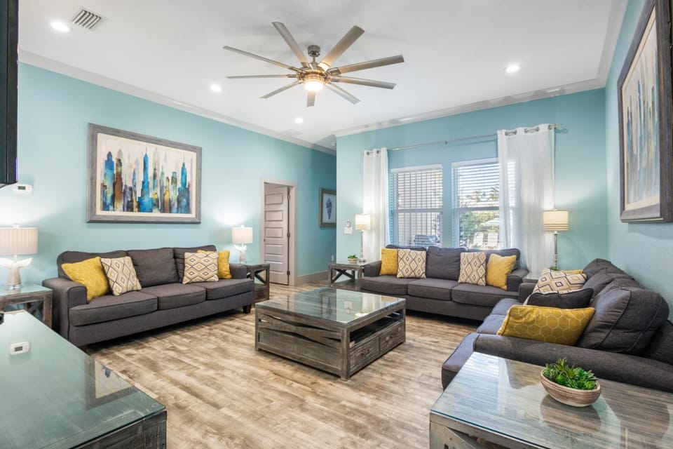 Blue Coconut by Travel Life Vacations House in Destin