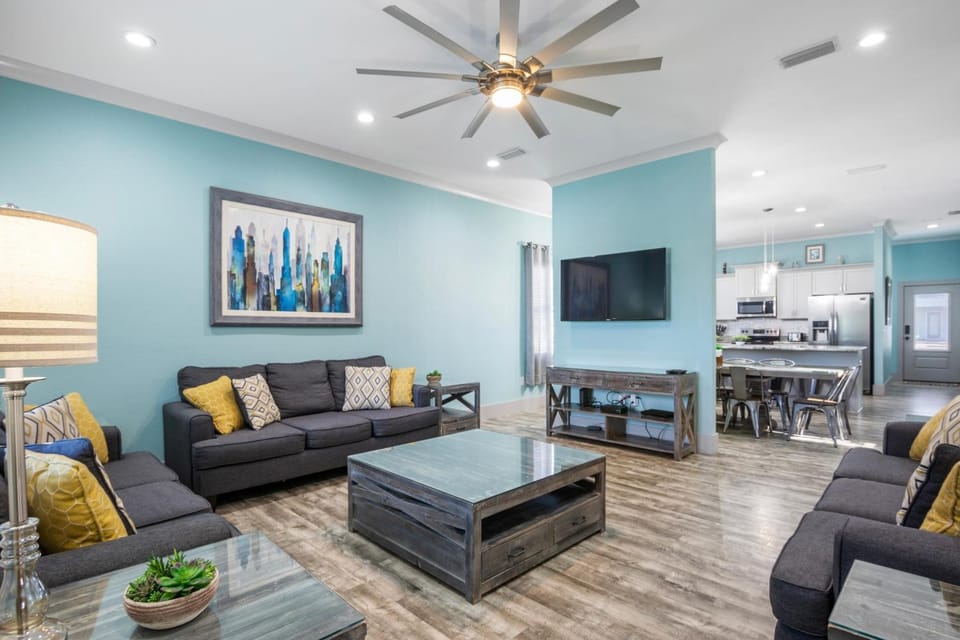 Blue Coconut by Travel Life Vacations House in Destin