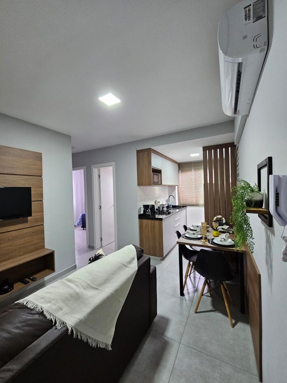 Apartamento inteiro, ar-condicionado e vaga de garagem Apartment in State of Paraná
