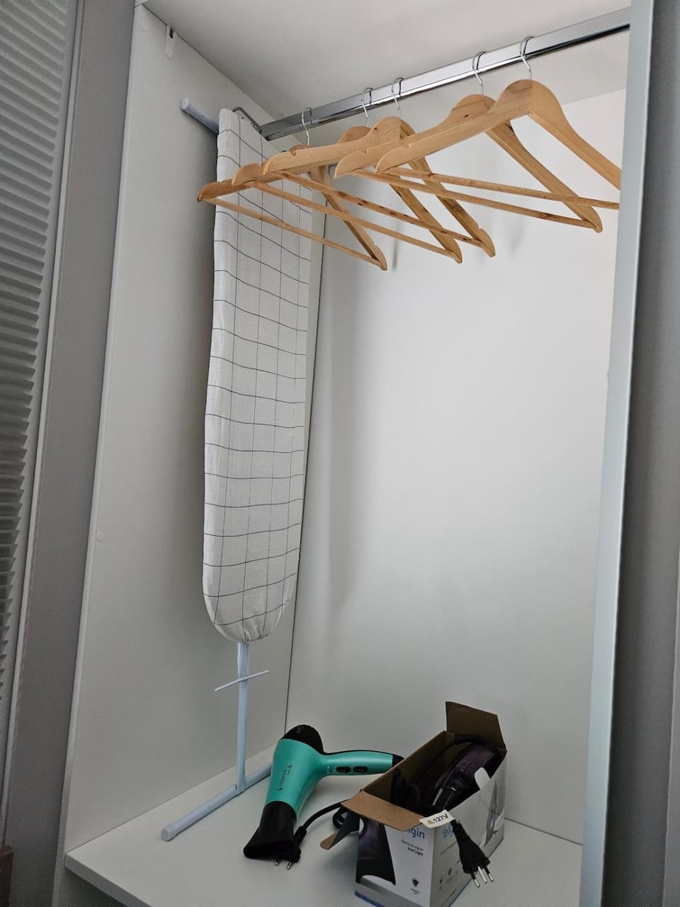 Apartamento inteiro, ar-condicionado e vaga de garagem Apartment in State of Paraná