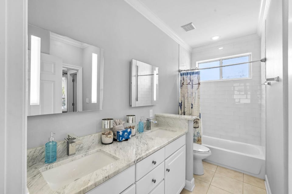 Casa Esmeralda by Travel Life Vacations House in Destin