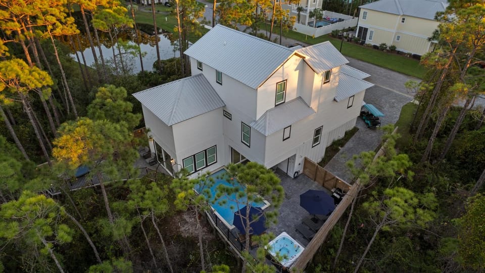 Coral Bay by Travel Life Vacations House in Miramar Beach
