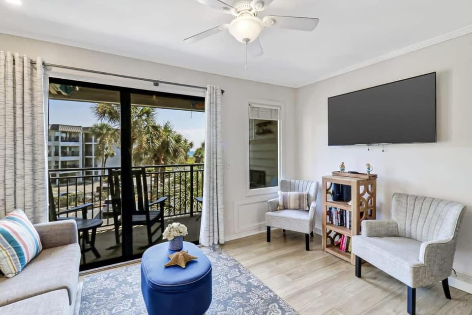 Partial Oceanfront Paradise Seaside Villa Balcony Views Villa in South Forest Beach