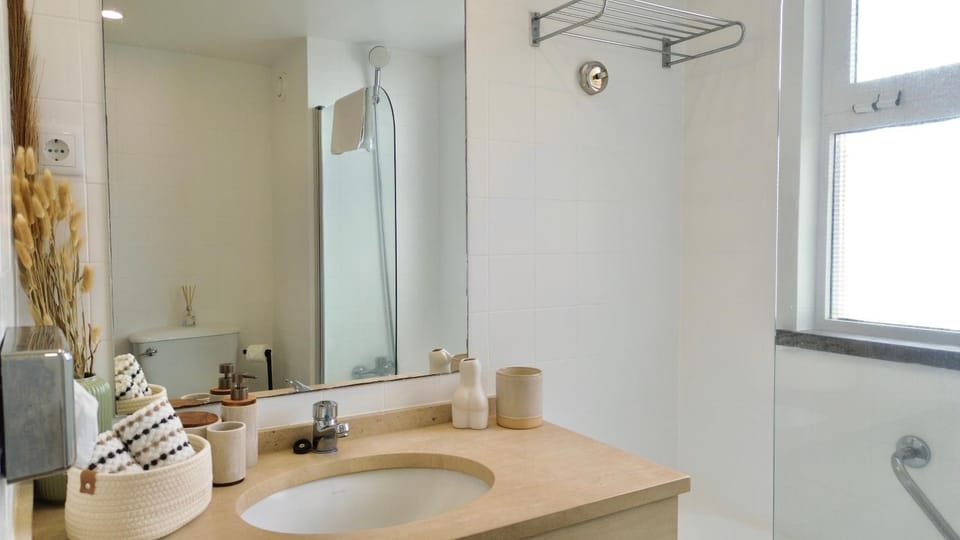 Shower, Bathroom, towels