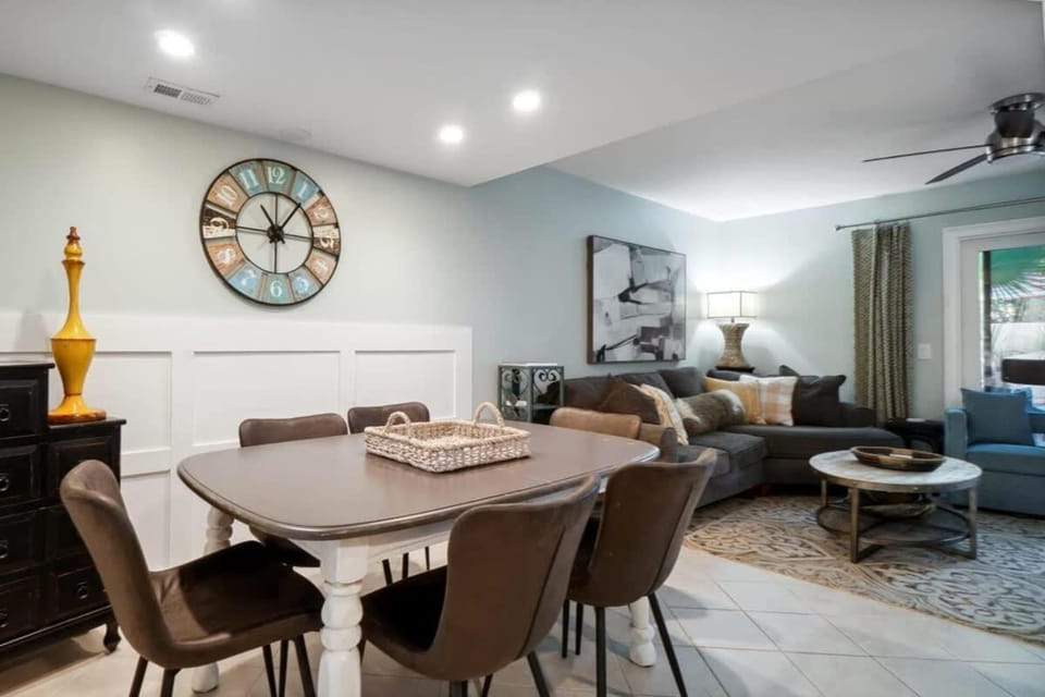 Stylish Beach Retreat Walk to the Sand from Beach Club Villa Villa in South Forest Beach