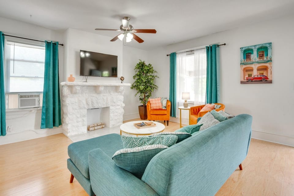 Luxurious 2BR Kansas City Condo Near Downtown House in Kansas City