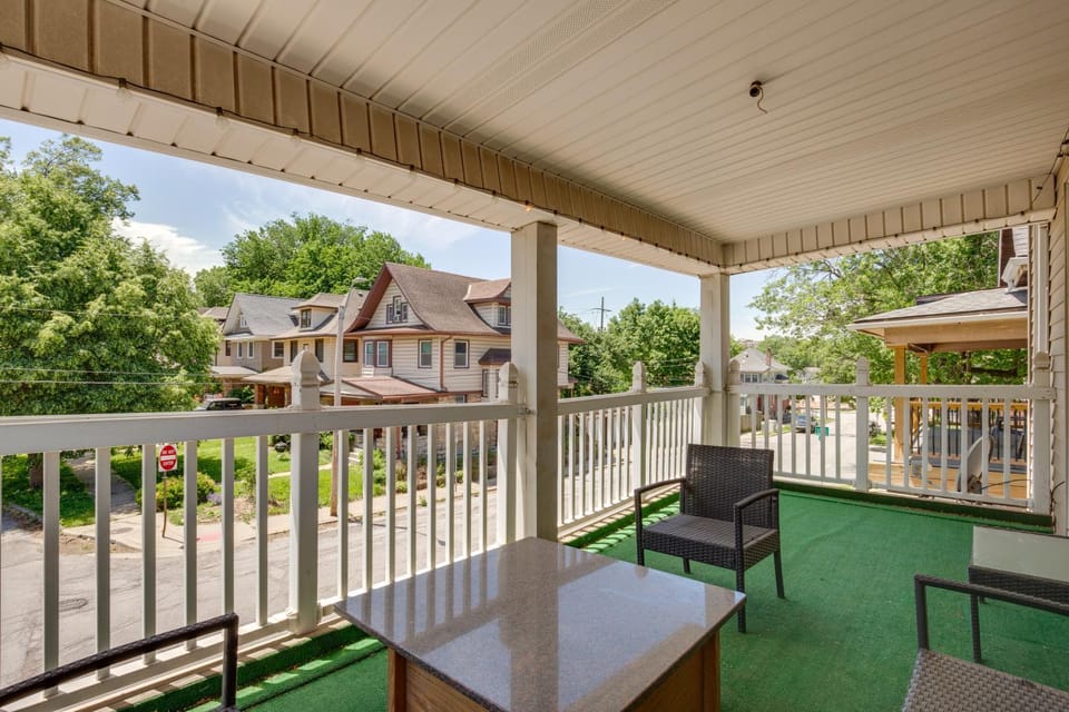 Luxurious 2BR Kansas City Condo Near Downtown House in Kansas City