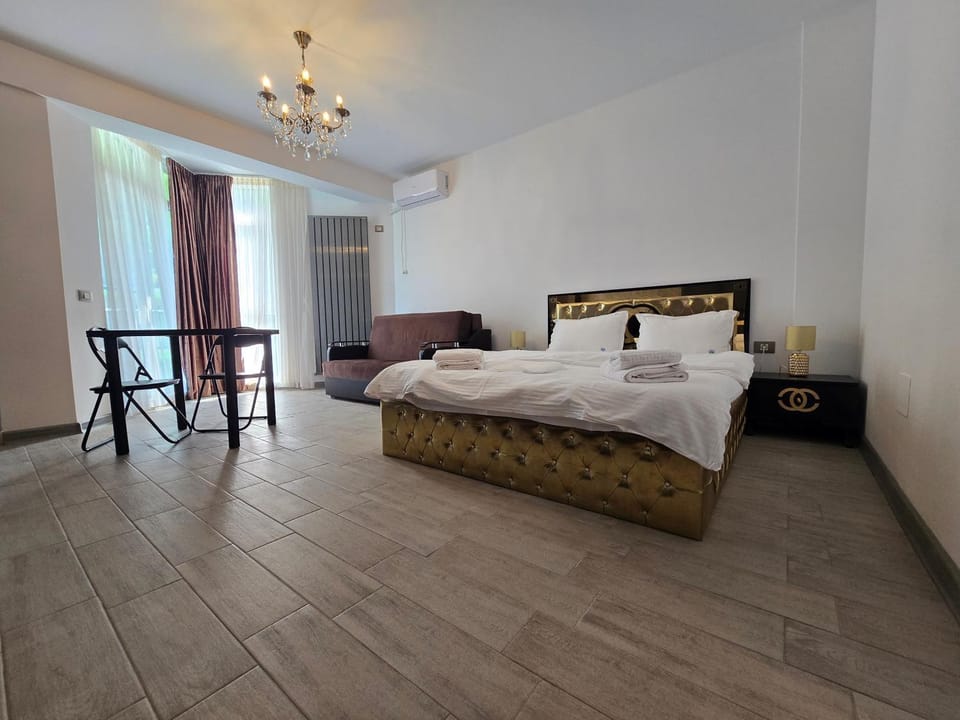Photo of the whole room, Bedroom, air conditioner