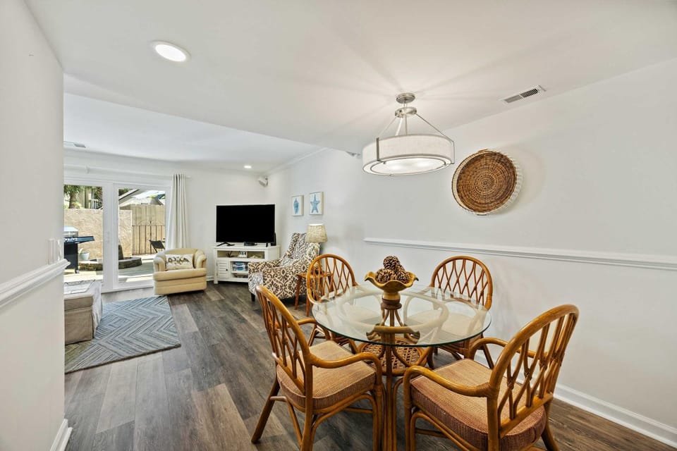Fresh & Modern Villa by the Sea Beach Club Getaway Villa in Hilton Head Island