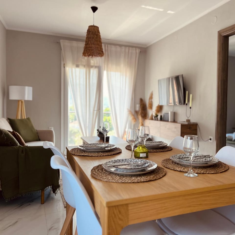 Living room, Seating area, Dining area