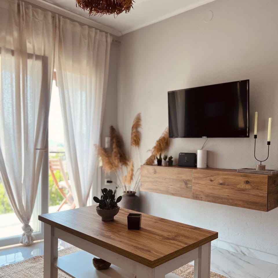 TV and multimedia, Photo of the whole room
