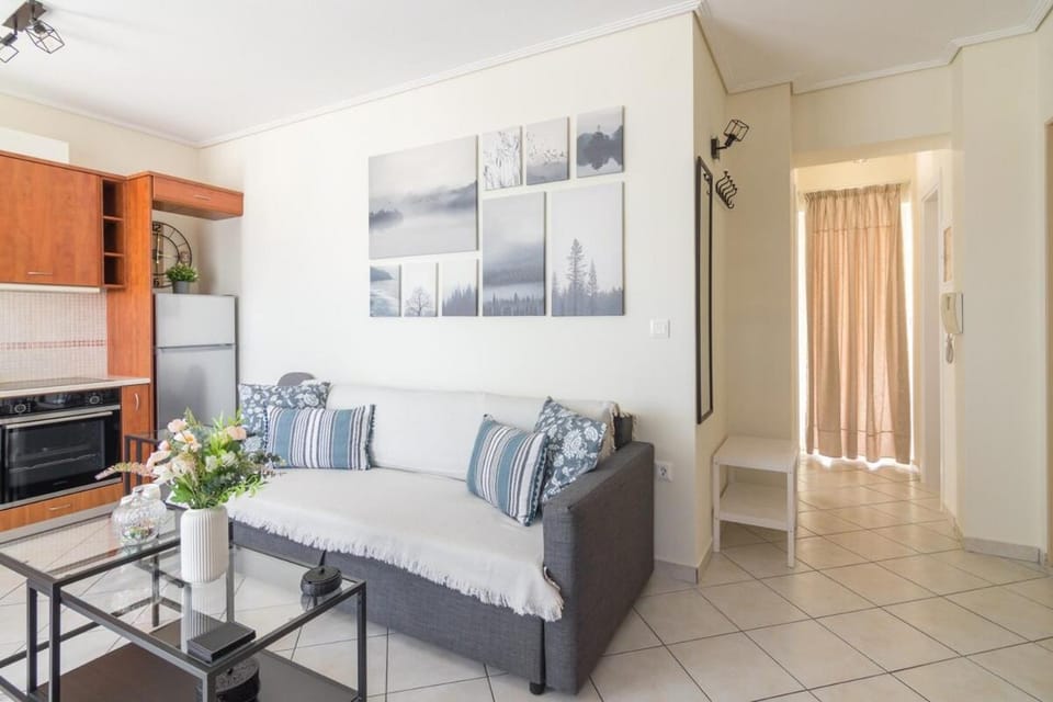 Apartment with a private rooftop Apartment in Pireas