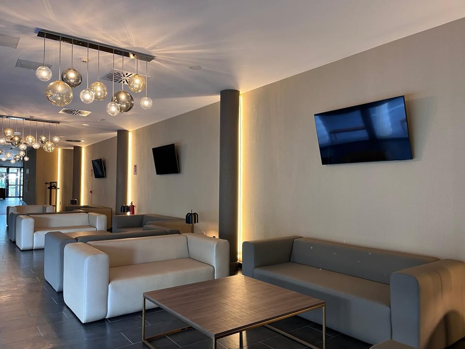 Communal lounge/ TV room, Seating area