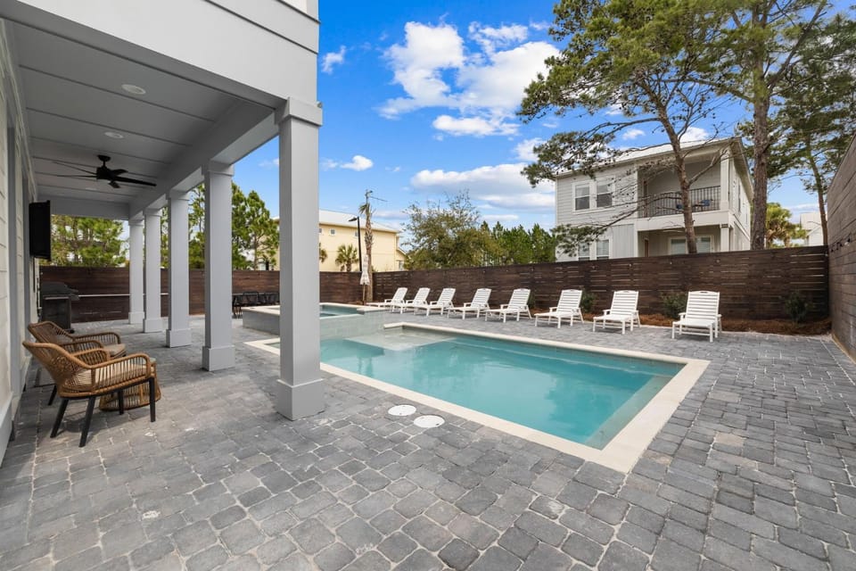 The Bungalow by Travel Life Vacations House in Miramar Beach
