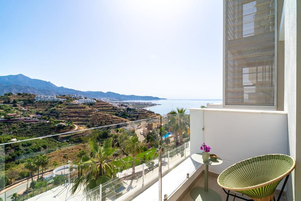 View (from property/room), Balcony/Terrace, Mountain view, Sea view