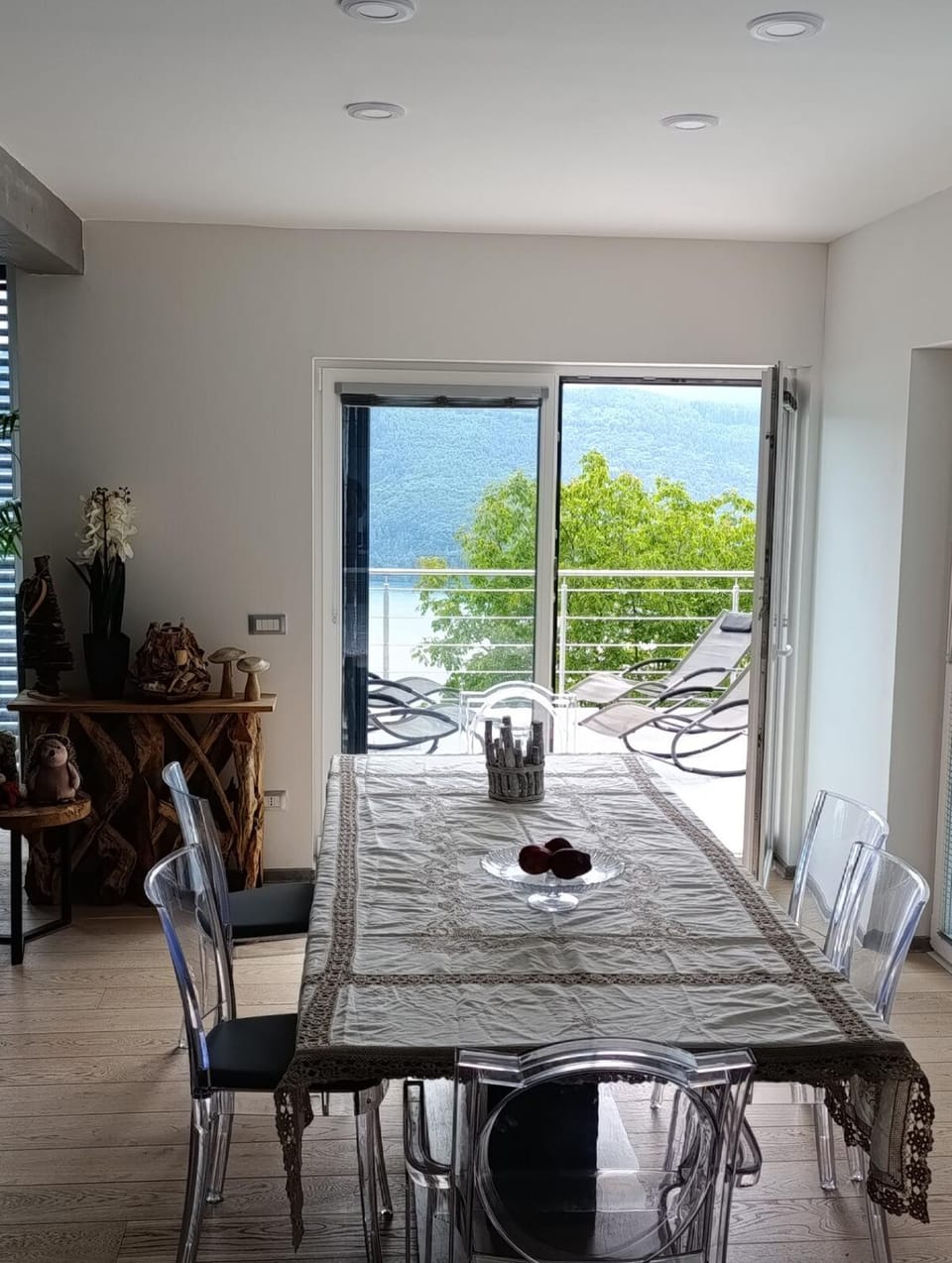 Natural landscape, View (from property/room), Balcony/Terrace, Seating area, Dining area, Mountain view