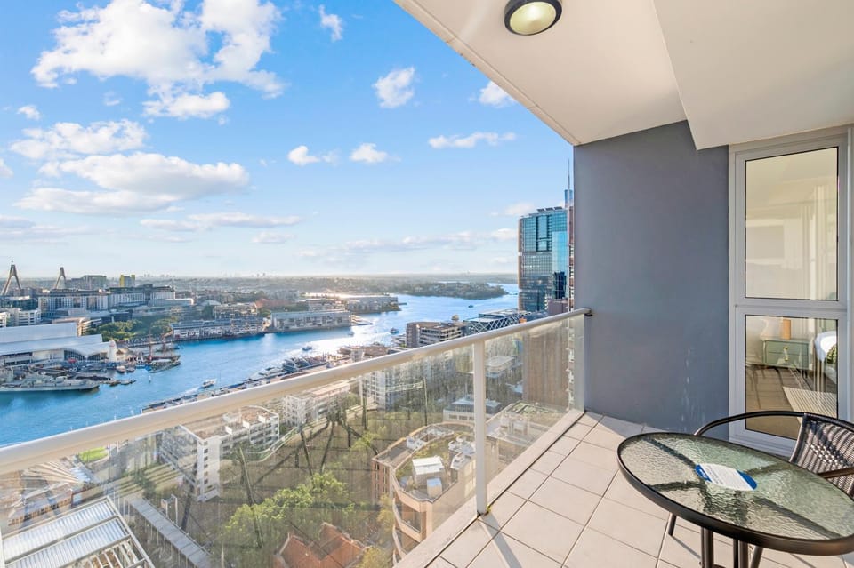 Urban Oasis Escape - Views丨Comfort丨Elegance Apartment in Sydney