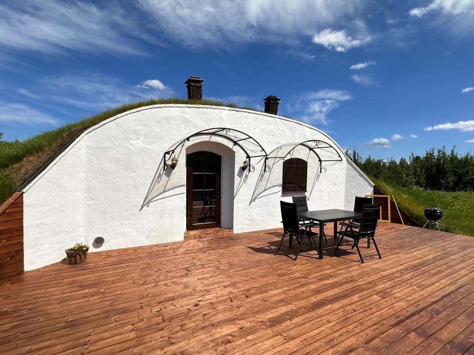 Day, Dining area