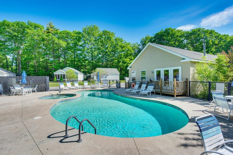1 Mi to Beach: Cottage w/ Pool Access in Wells House in Wells