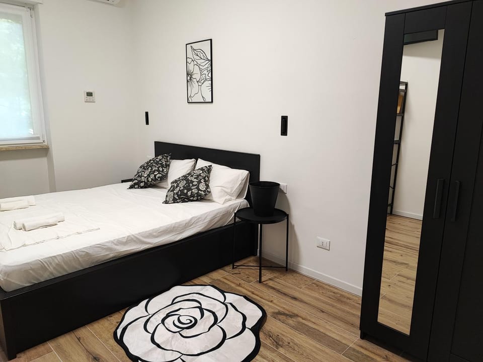 Bed, Photo of the whole room, Bedroom, wardrobe