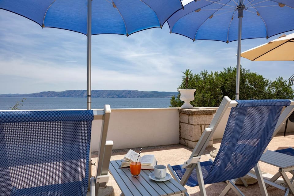 View (from property/room), Balcony/Terrace, Sea view, sunbed
