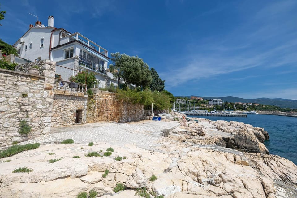 Property building, Sea view