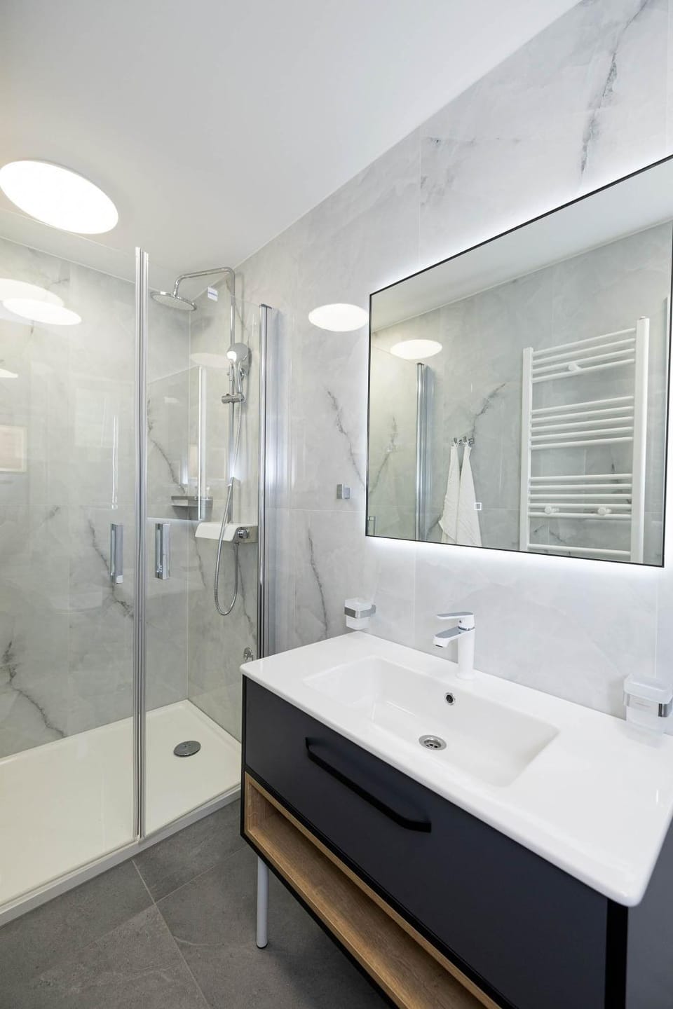 Shower, Bathroom, towels