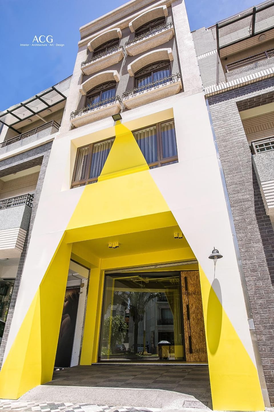 Facade/entrance