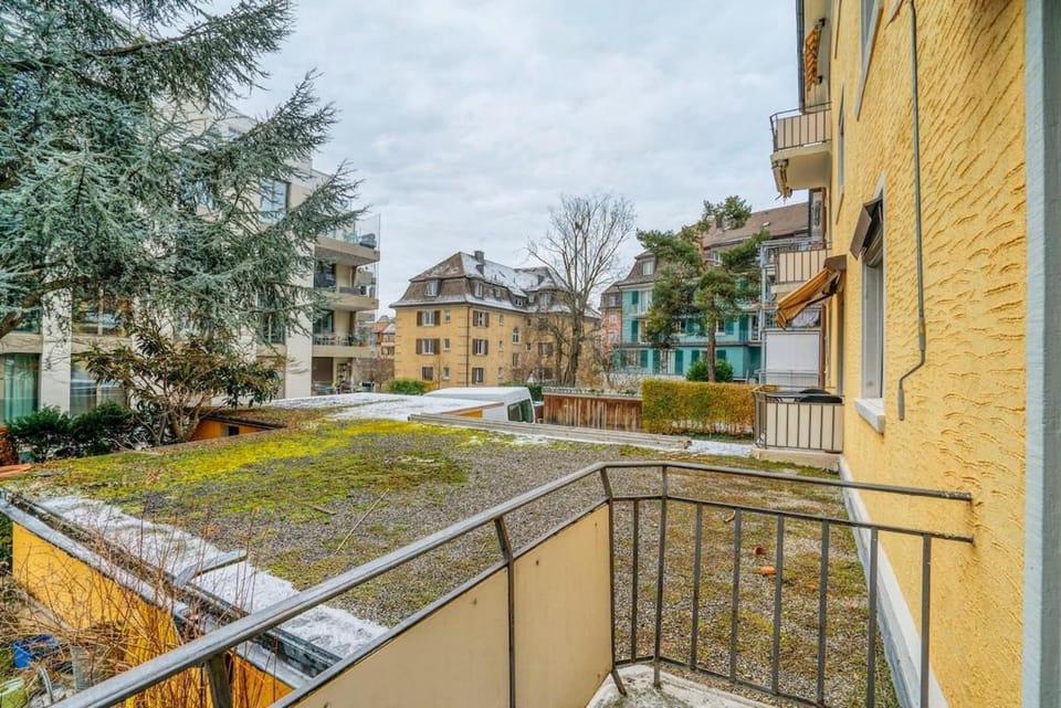 Olive Suite Zürich - 90 qm, 3 Schlafzimmer, Balkon & moderne Küche Apartment in Zurich City