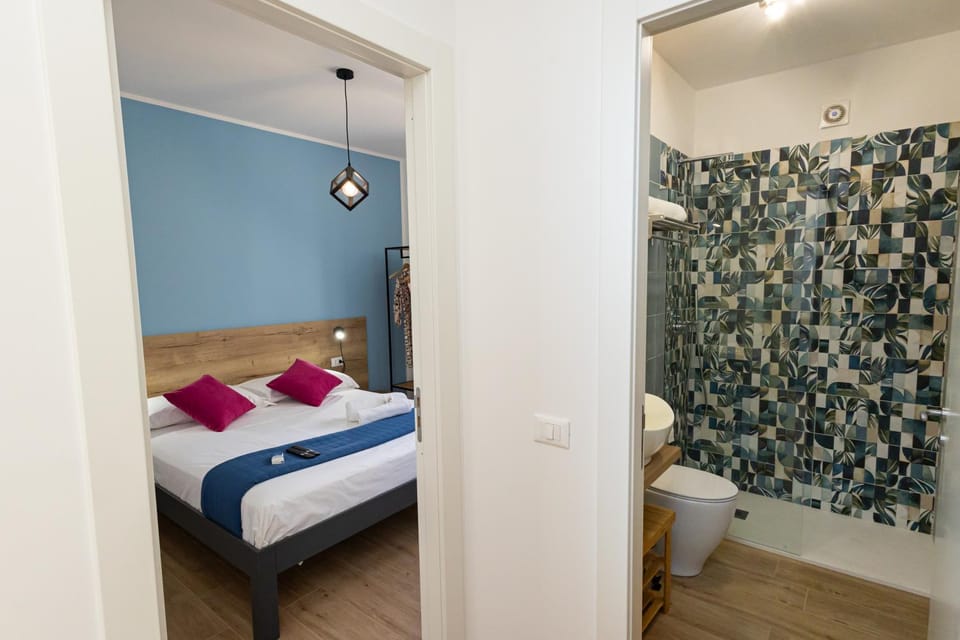 Bed, Bathroom