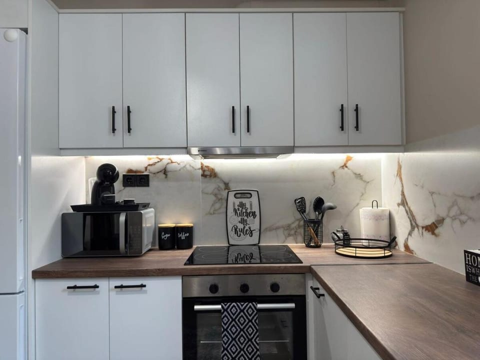 A Gem in the Center Apartment in Decentralized Administration of the Aegean