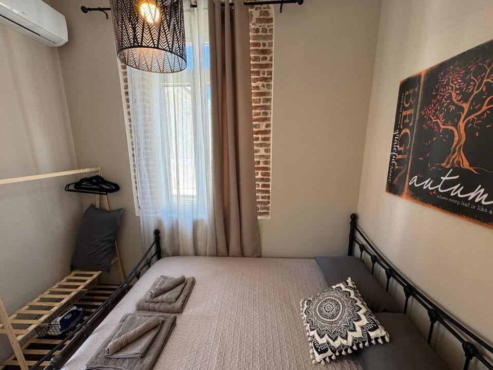A Gem in the Center Apartment in Decentralized Administration of the Aegean