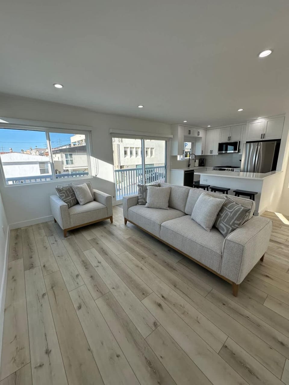 Manhattan Beach Modern Panoramic Sea View Apartment in Manhattan Beach