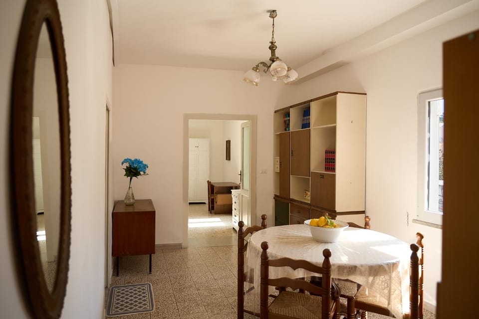 Communal lounge/ TV room, Living room, Seating area, Dining area