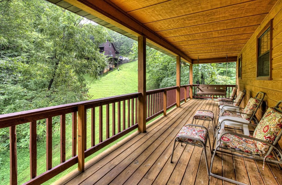 Bear Retreat Chalet in Sevier County