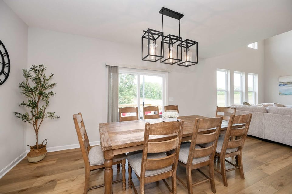 5BR & 4 Baths, Near Ark, Sleeps 12 House in Kentucky