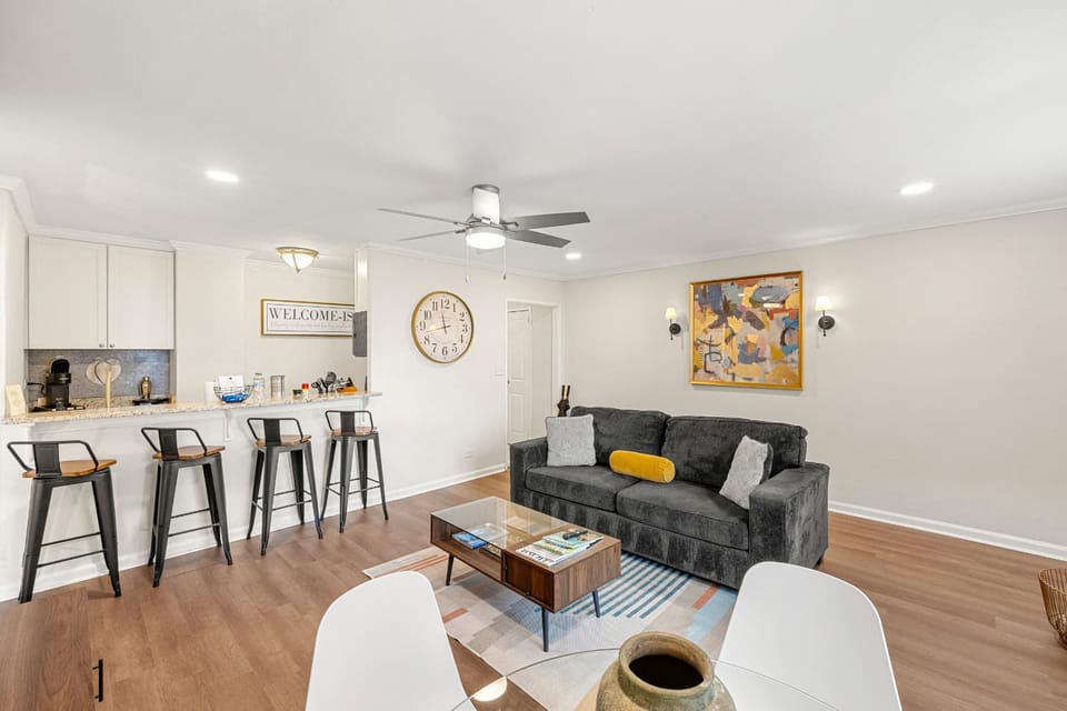 Living room, Dining area