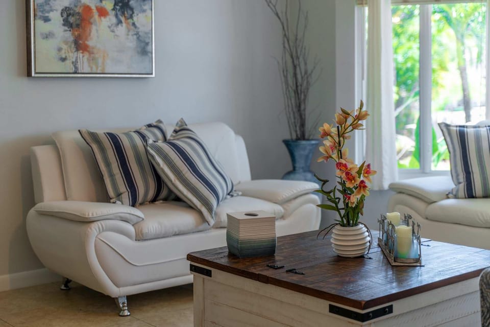 Living room, Seating area