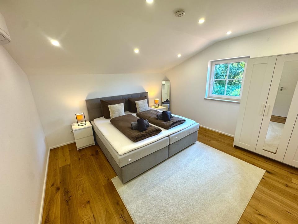 Bed, Bedroom