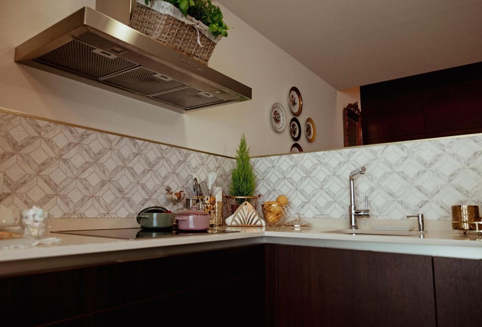 Kitchen or kitchenette, Living room