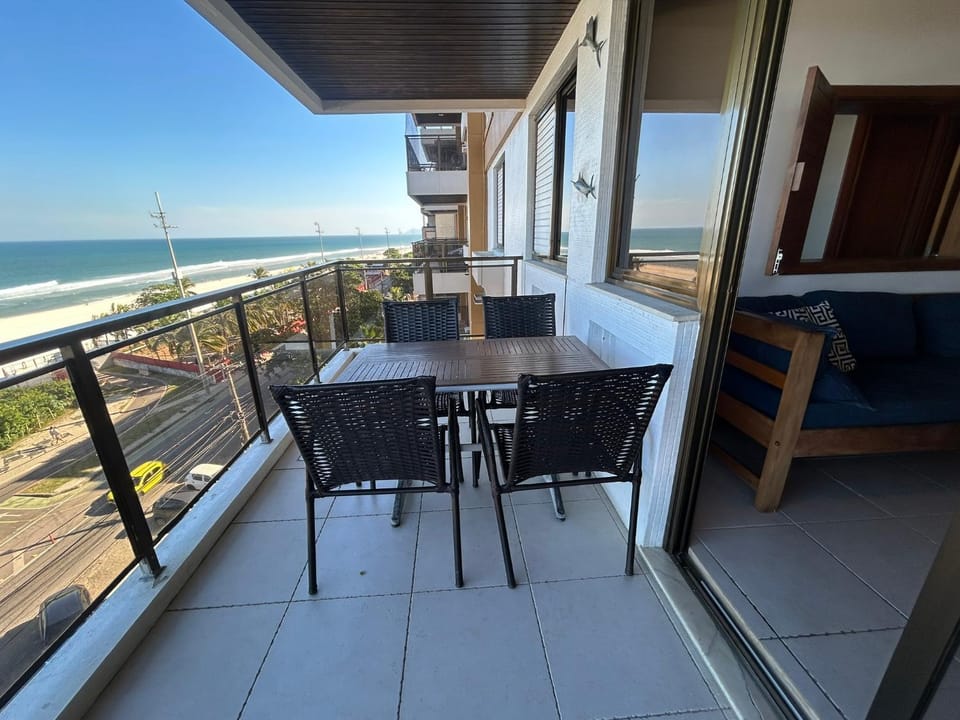 Oceanfront 2 Bed Rooms - Balcony with Full Sea View - Praia do Pepê Apartment hotel in Rio de Janeiro